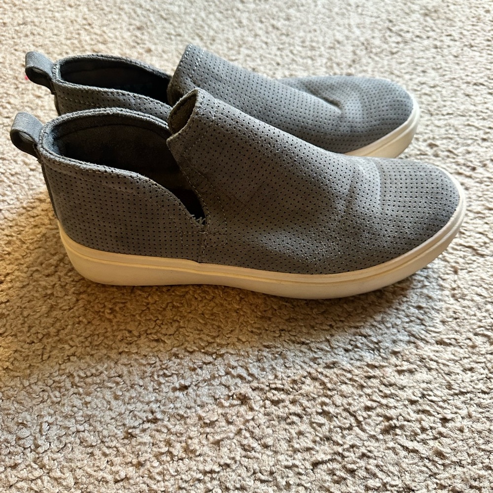 Dr. Scholls Be Energized Foam Technology Perforated Suede Casual